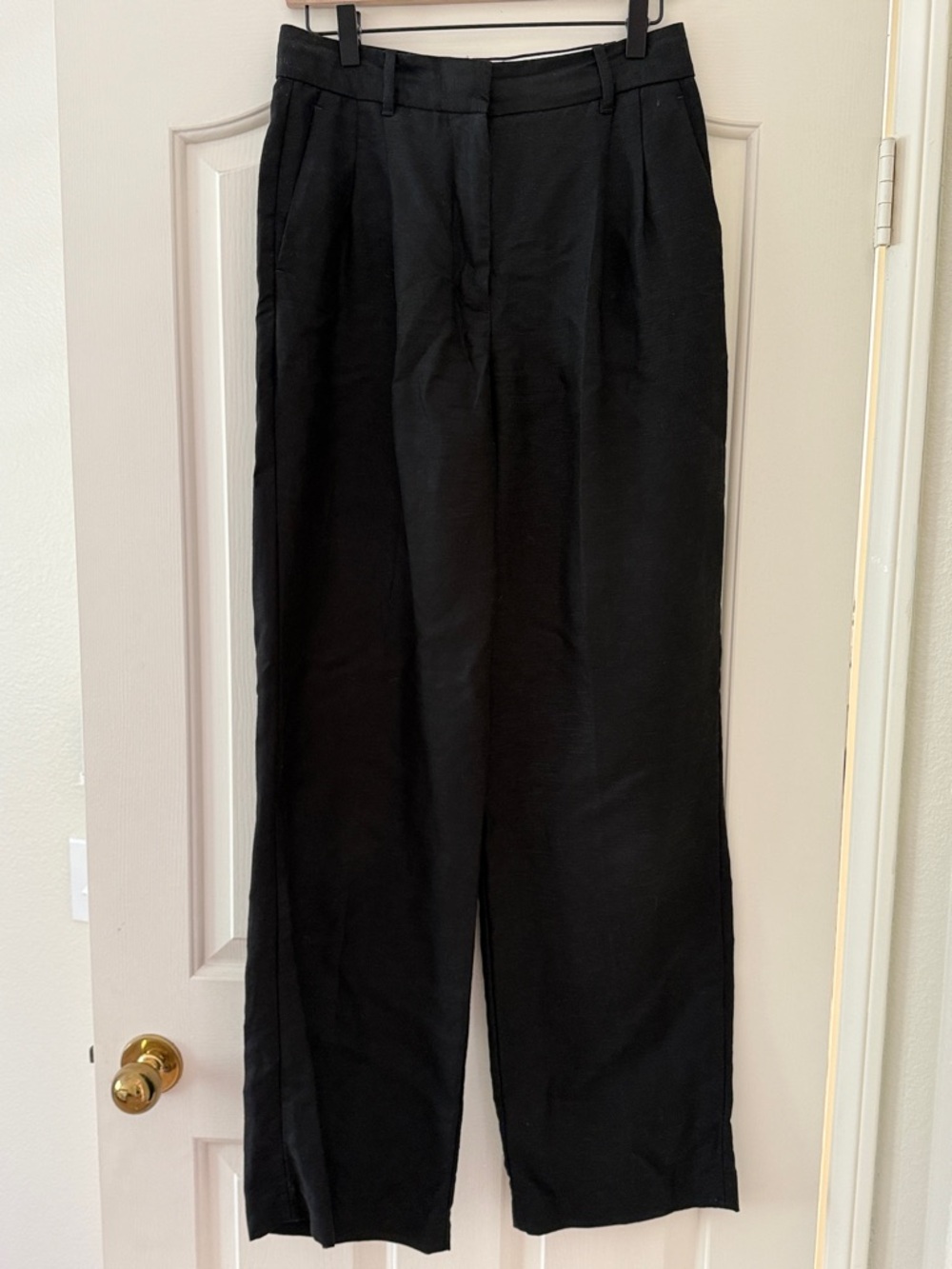 Aritzia The Effortless Black Linen Pleated Dress Pants